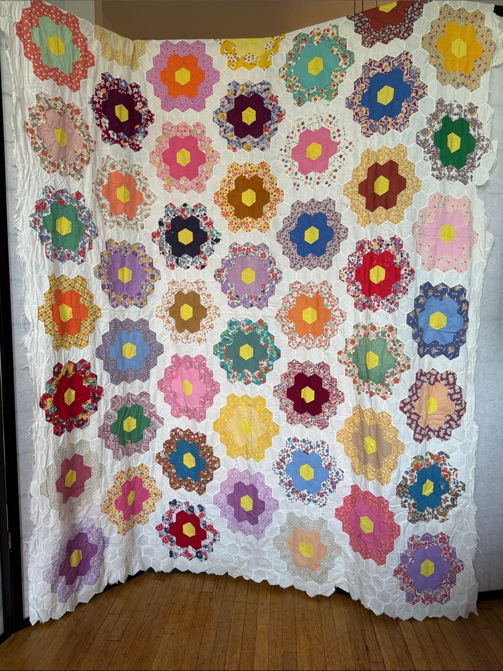 Spectacular Grandmothers flower garden quilt top, hand-stitched. Unfinished